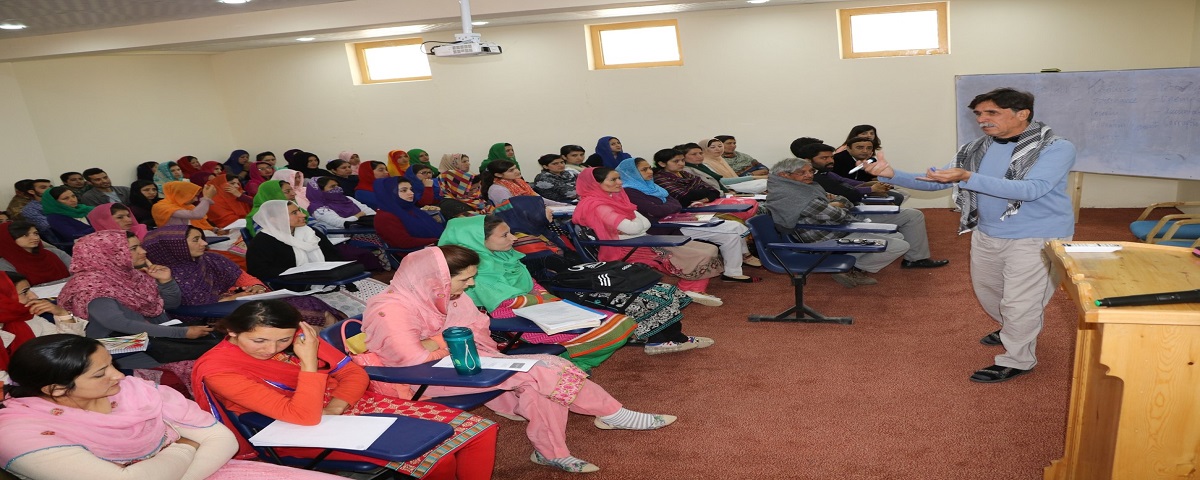 Prof. Dr. Nasir Ali Khan visits campus