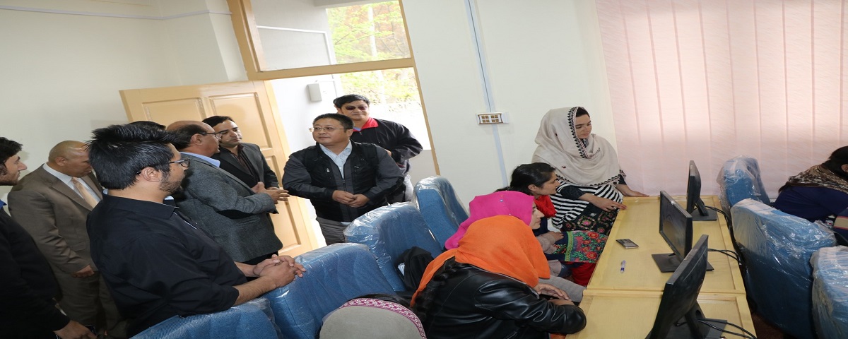 Chinese delegation visits campus